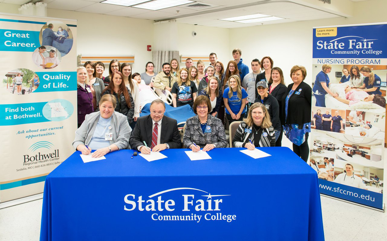 Read more about SFCC, BRHC sign simulation collaboration project agreement